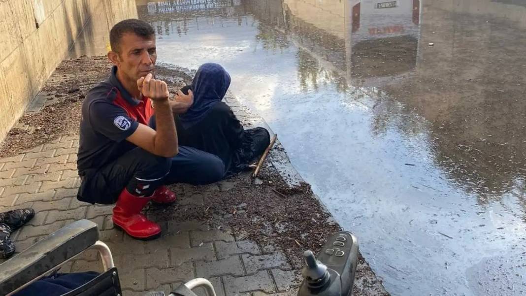 Hatay’da Sele Kapılan Engelli Kadın İçin Zamanla Yarış! 3